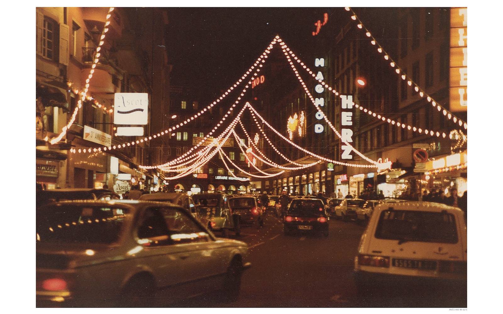 Illuminations de Noël en 1984 au centre-ville (rue du 22 novembre)